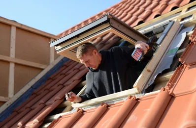 Pose de fenêtres de toit Velux à Roquefère